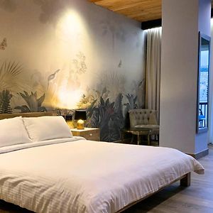 Deluxe  Beach King Suite